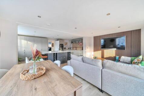 1380952-7-6915f20ada2f2