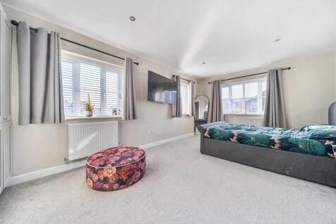 1380952-18-6915f3943f525