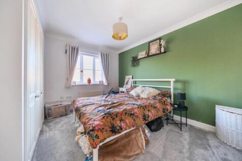 1380952-22-6915f3fc30818