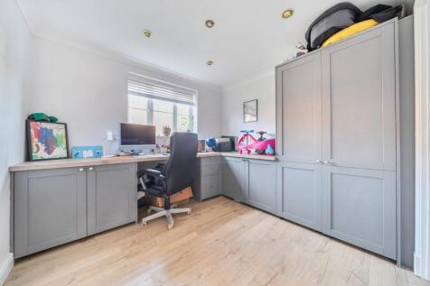 1380952-12-6915f2d8e8ed2