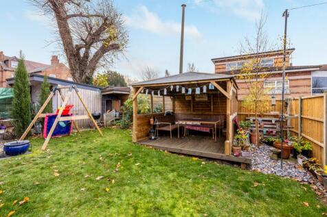 Flat 6 9 Cross O&#39;Cliff Hill-8