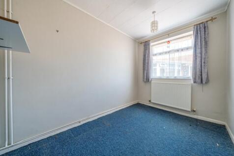 1295099-18-685090891e0e8