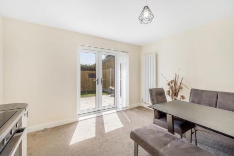 106b Robin Hoods Walk (Boston)-15