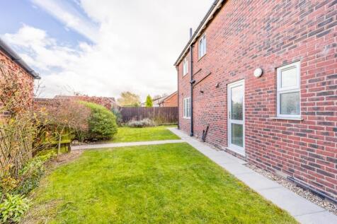 56 Ashton Hall Drive (Wyberton)-14