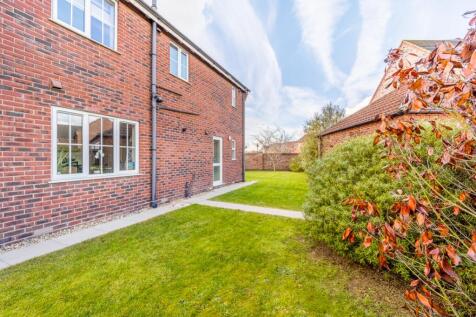 56 Ashton Hall Drive (Wyberton)-11