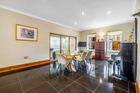 2 Manor Drive (Skegness)-20