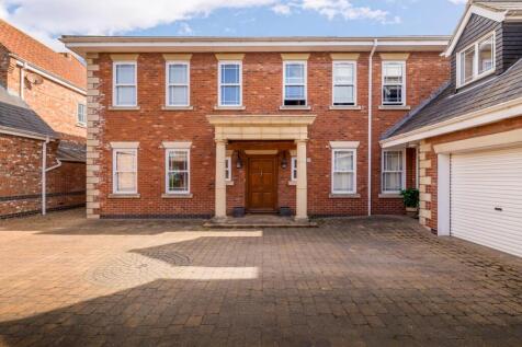 2 Manor Drive (Skegness)-8
