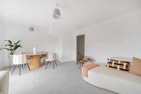 1369797-4-68f0fd5a66dc8