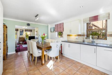 6 Abbey Gardens (Swineshead)-22