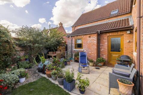 6 Abbey Gardens (Swineshead)-12