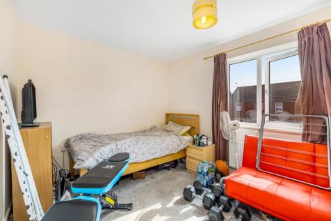 69 De Montford Gardens (Boston)-19