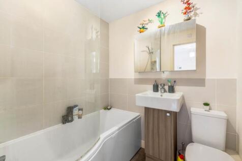69 De Montford Gardens (Boston)-20