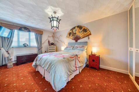 1371802-6-68f959c4754f2