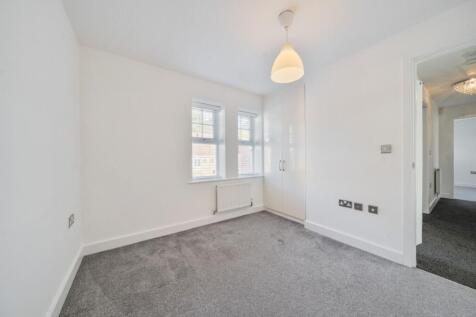 1372941-8-68fb45f58bf78