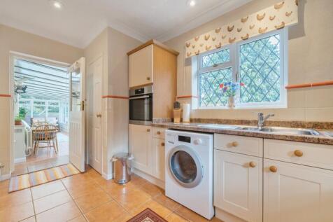 1373151-7-6900f46138d4a