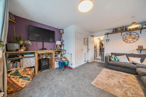 1375210-10-6904d9141bf18