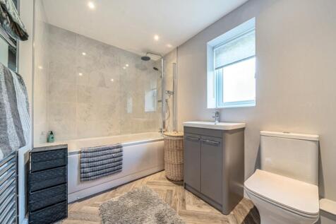 1373993-10-6908eaadd6158