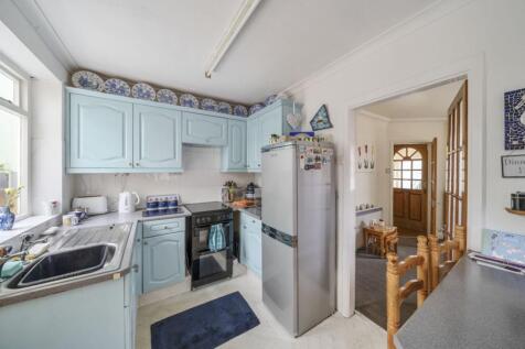 1304774-12-6841cc418c573