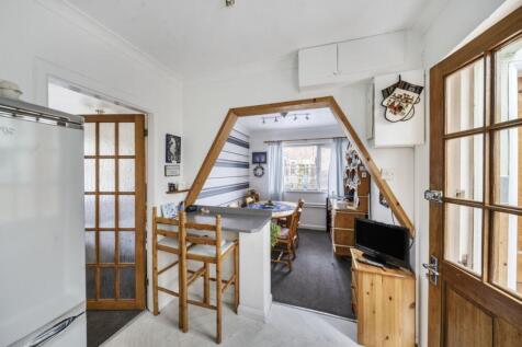 1304774-11-6841cc23744eb