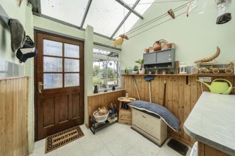 1304774-7-6841cb739c8b3