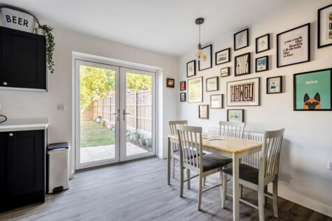 1339928-4-689f3dbc8c033