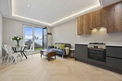 REA - Flat 4, 4 Lynton Road - Reception3 (1).jpg