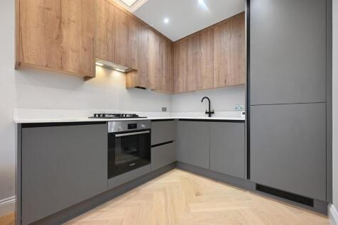 REA - Flat 4, 4 Lynton Road - Kitchen1 (1).jpg