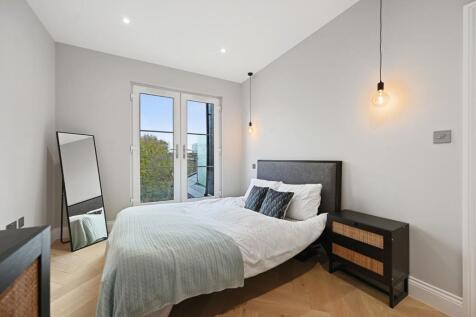 REA - Flat 4, 4 Lynton Road - BedroomB3 (1).jpg