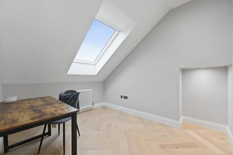 REA - Flat 4, 4 Lynton Road - Bedroom3 (1).jpg