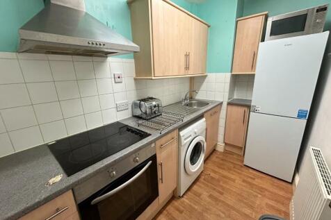 Flat B kitchen