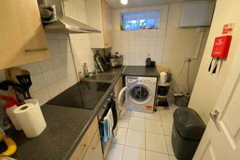 Flat A kitchen