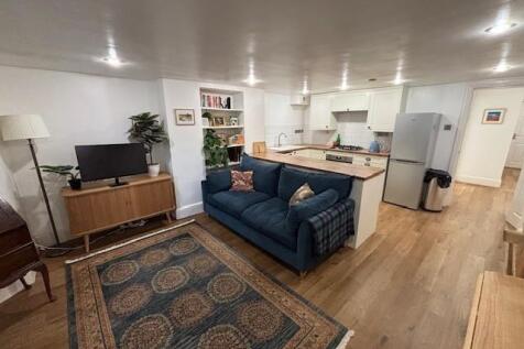 Lounge / Kitchen