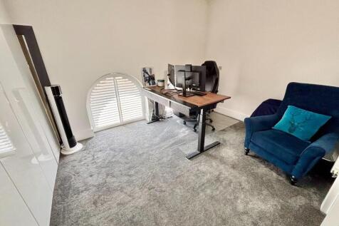 Bedroom 4/Office