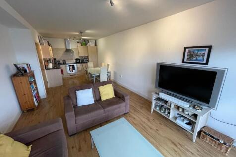 Lounge / Kitchen
