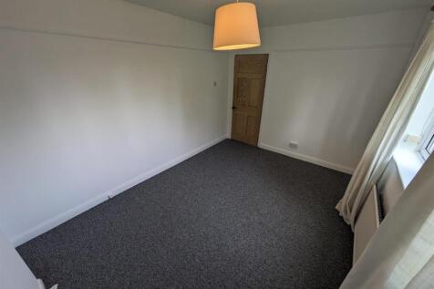 Front Reception / Bedroom 3