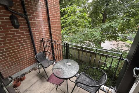 Lounge Balcony