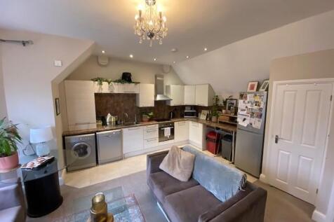 Lounge / Kitchen