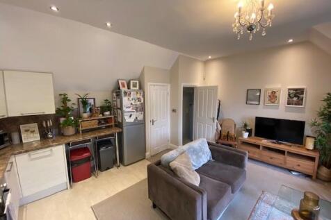 Lounge / Kitchen