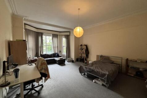 Studio Room