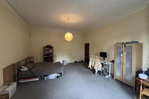 Studio Room
