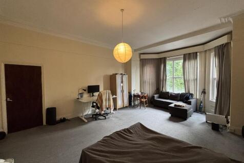 Studio Room
