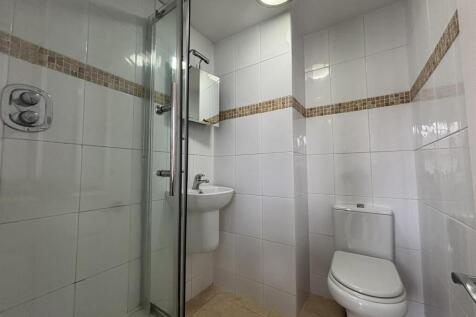 Bed 1 Ensuite