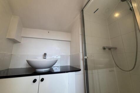 Bed 2 Ensuite