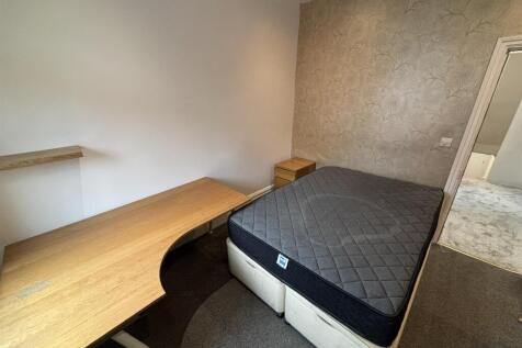 Bedroom 2 - 1st Rear