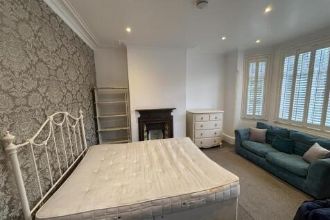 Bedroom 4 - 1st Front