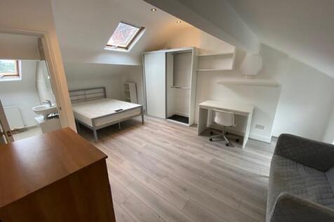 Attic Ensuite Room