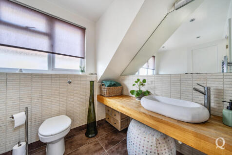 81d6a33e-c2b7-43a...