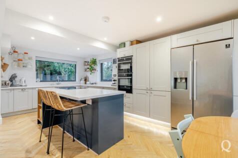 da311893-fc5f-437...