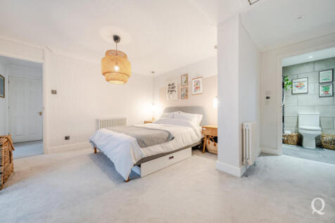 ab375031-80a1-45a...