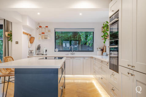 0e7600c4-eb70-4d1...